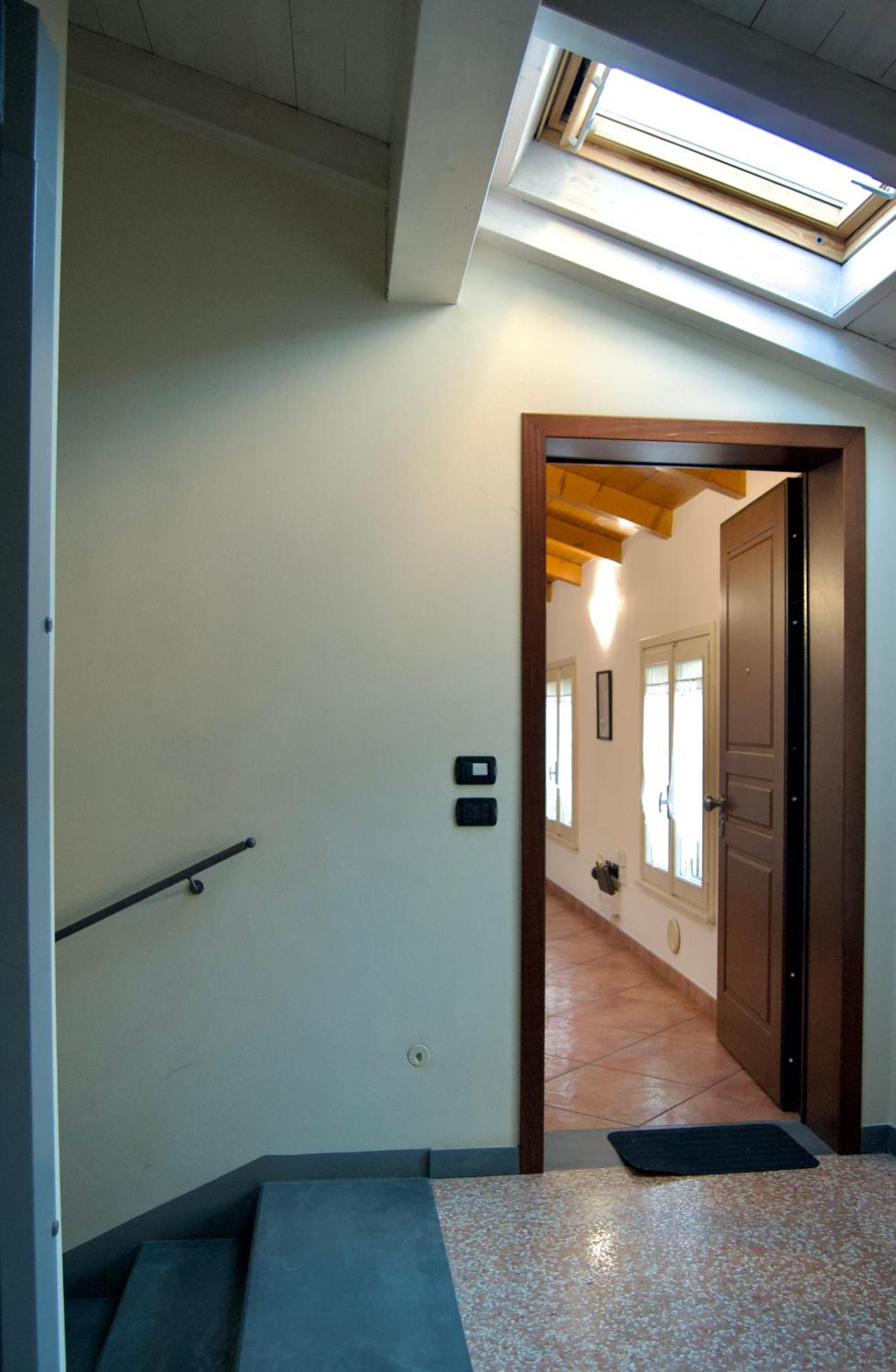 Appartement Casa Viola, Deliziosa Mansarda In Centro Storico à Modène Extérieur photo