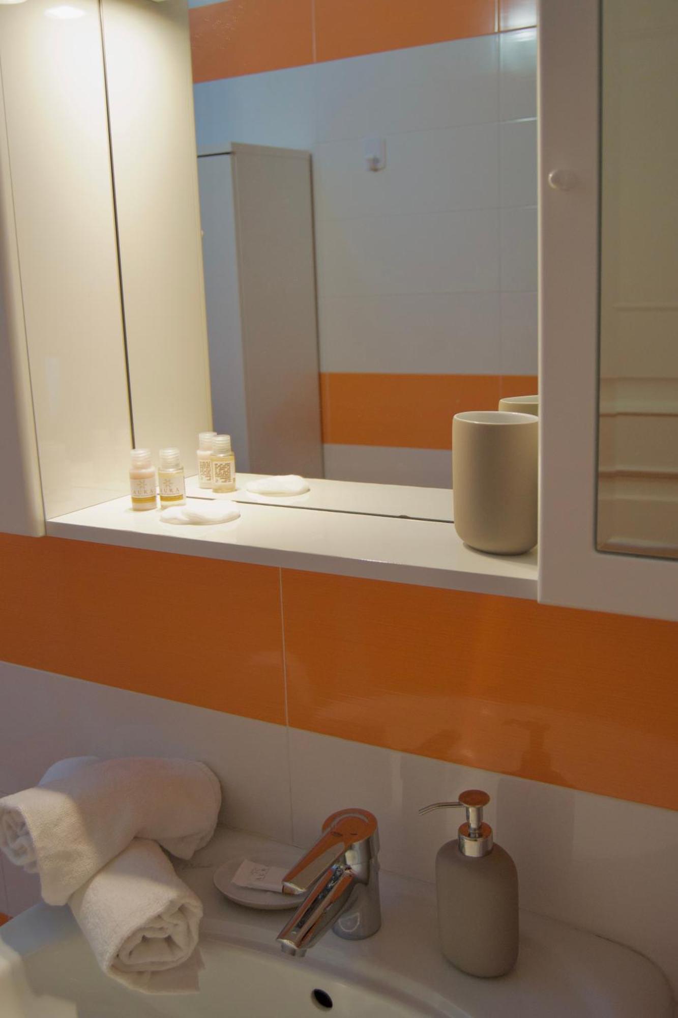 Appartement Casa Viola, Deliziosa Mansarda In Centro Storico à Modène Extérieur photo