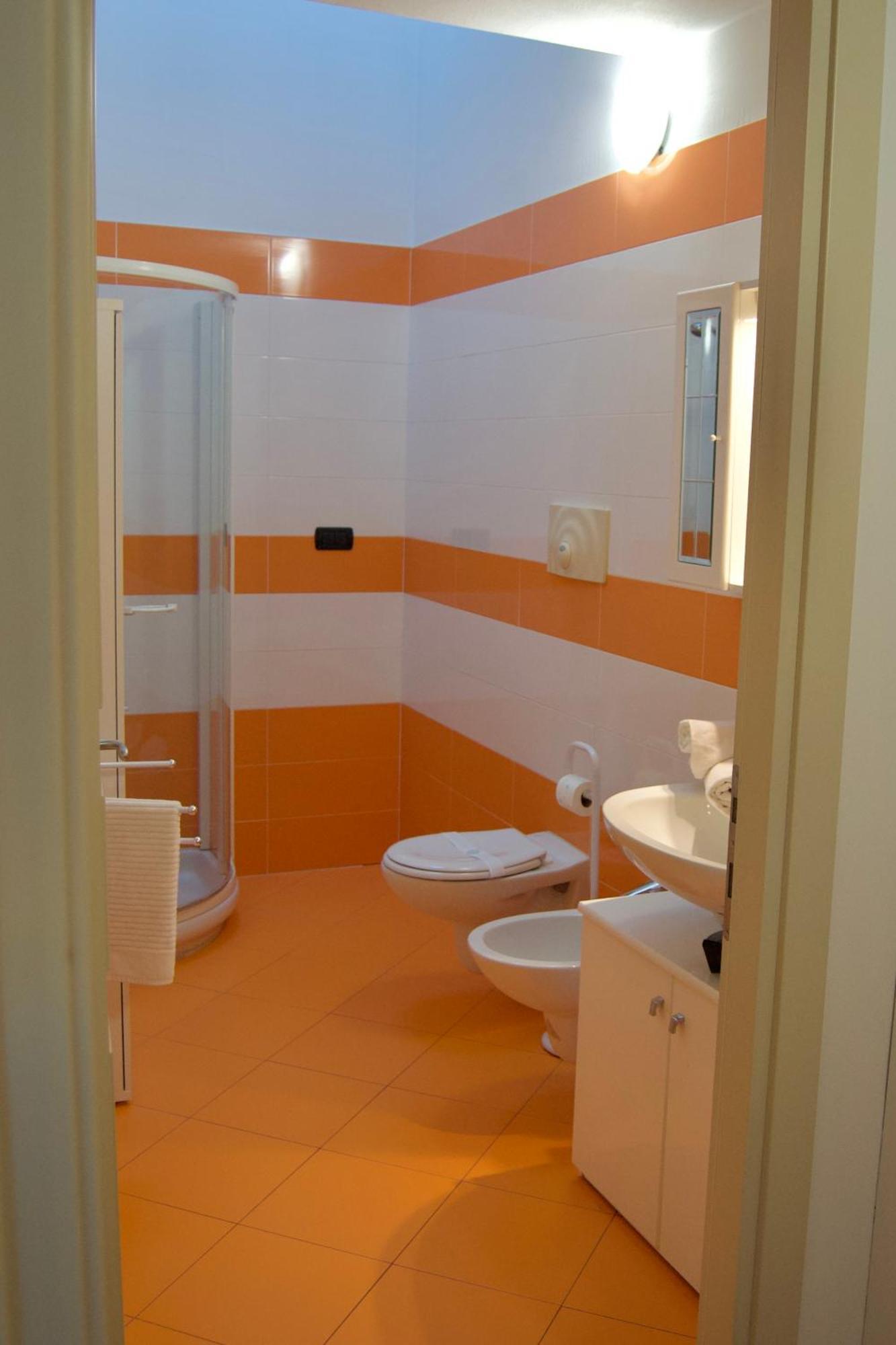 Appartement Casa Viola, Deliziosa Mansarda In Centro Storico à Modène Extérieur photo