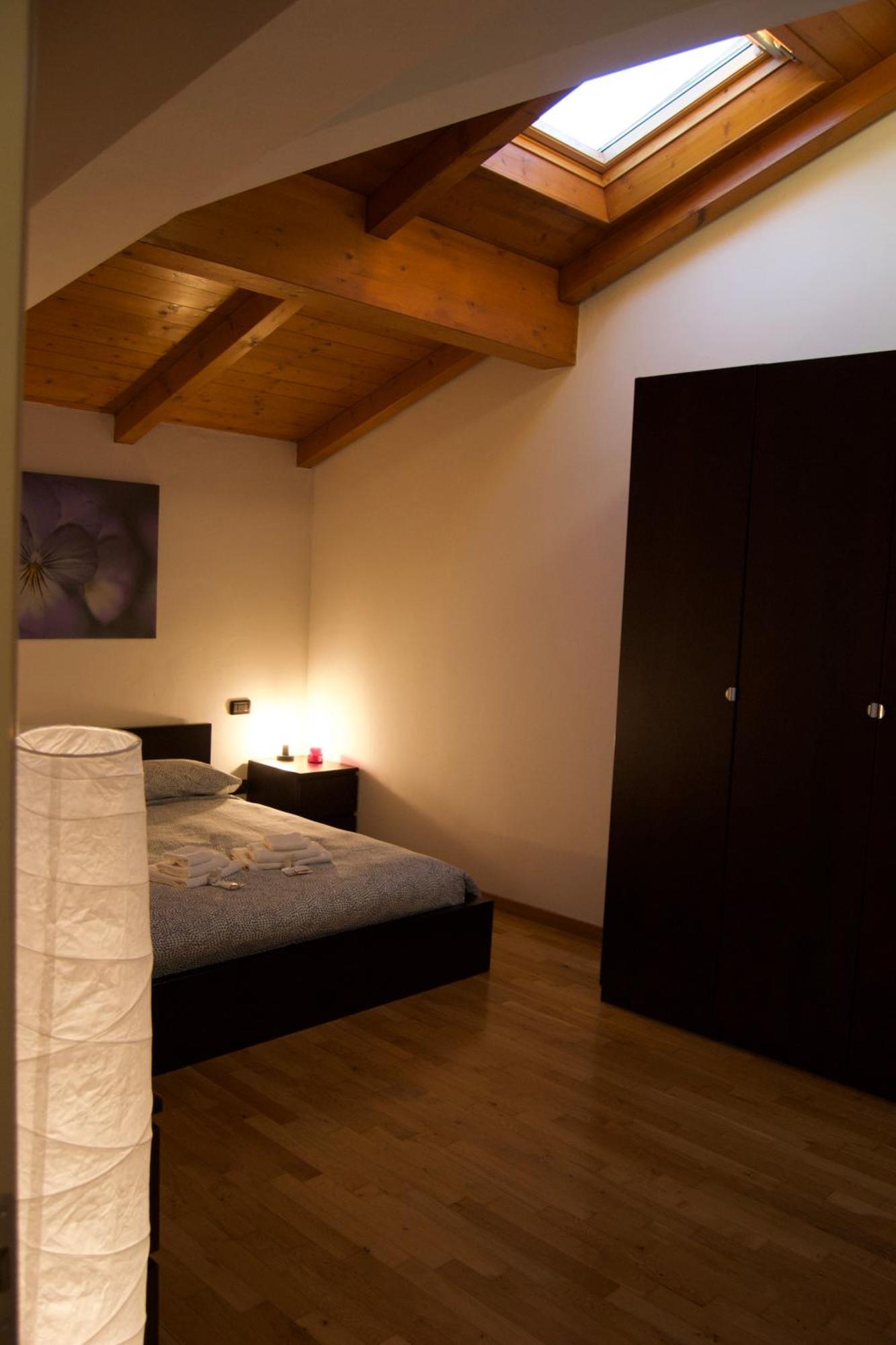 Appartement Casa Viola, Deliziosa Mansarda In Centro Storico à Modène Extérieur photo