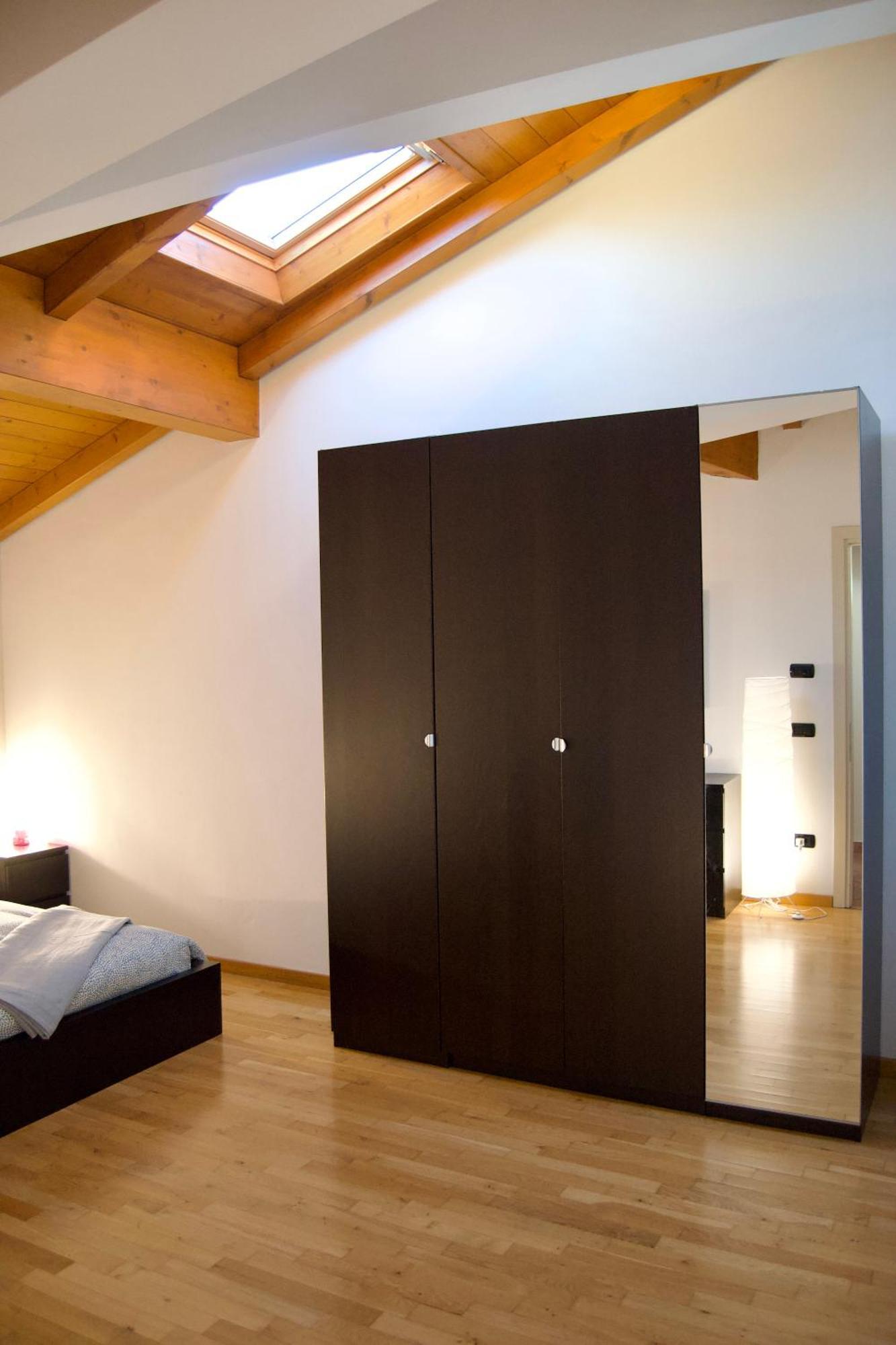 Appartement Casa Viola, Deliziosa Mansarda In Centro Storico à Modène Extérieur photo