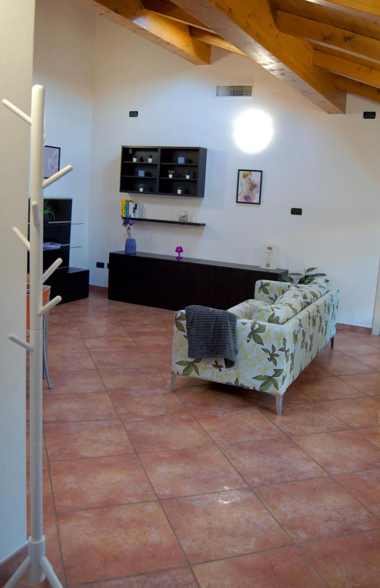 Appartement Casa Viola, Deliziosa Mansarda In Centro Storico à Modène Extérieur photo